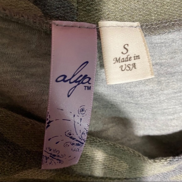 Alya Camouflage Long Sleeve Front Tie - Picture 5 of 5